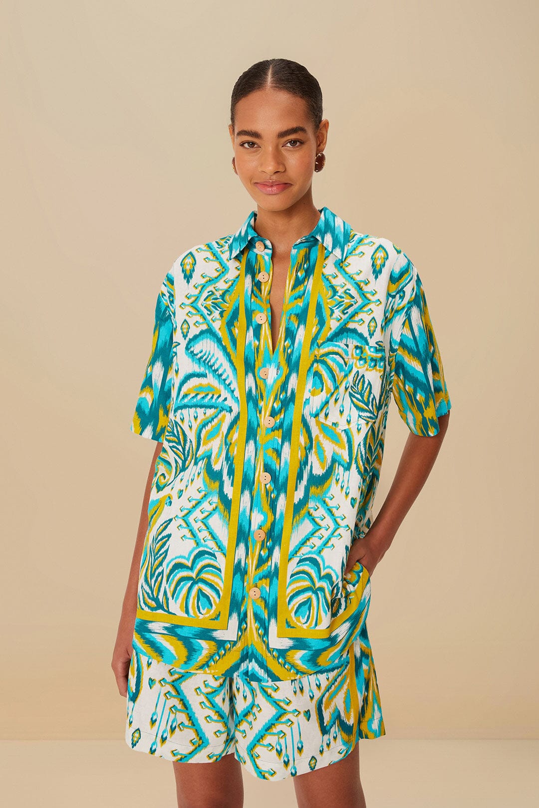 Sand Tropical Tapestry LENZING™ ECOVERO™ Euroflax™ Shorts