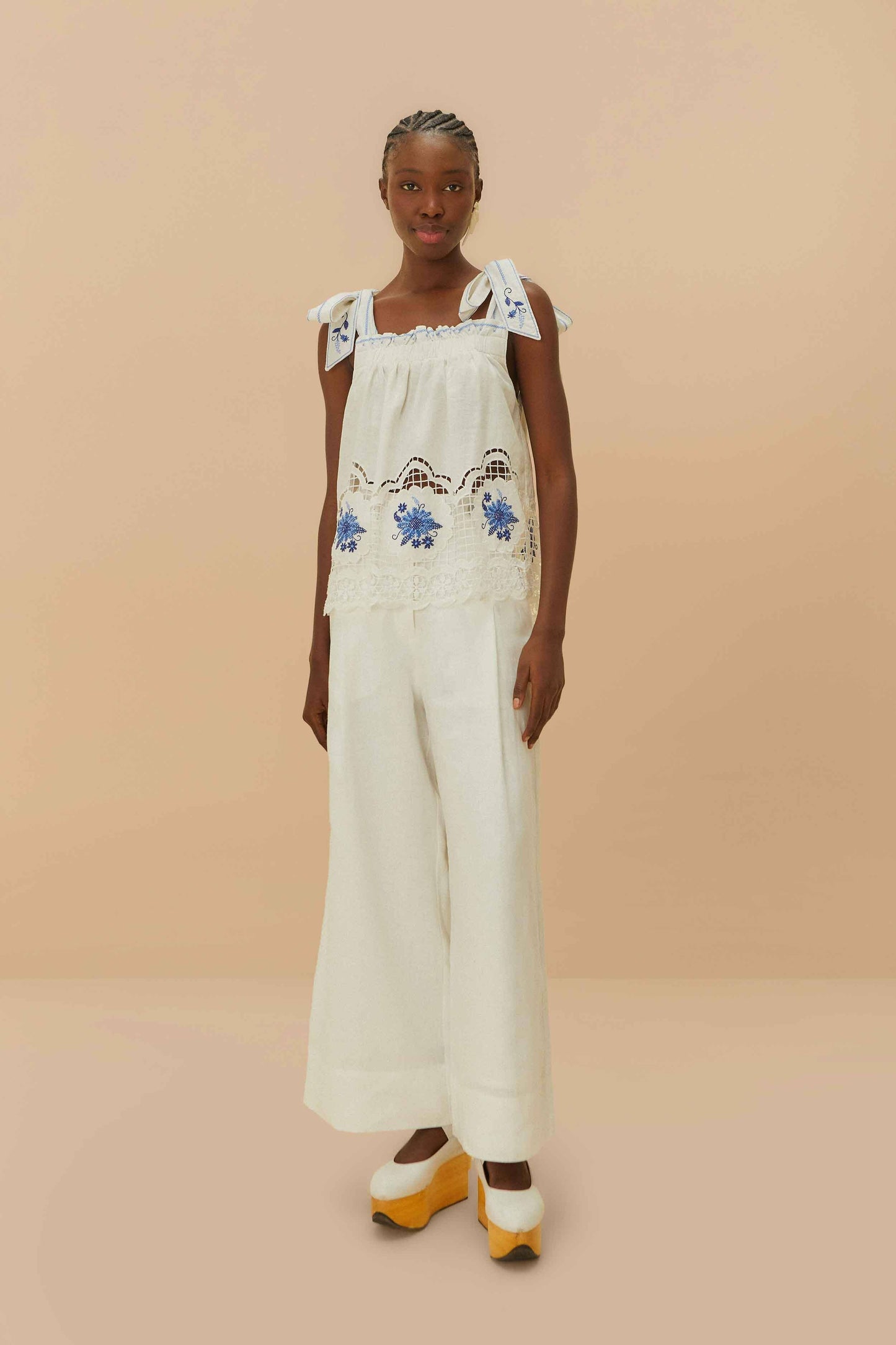 White Daisy Embroidery LENZING™ ECOVERO™ Euroflax™ Blouse