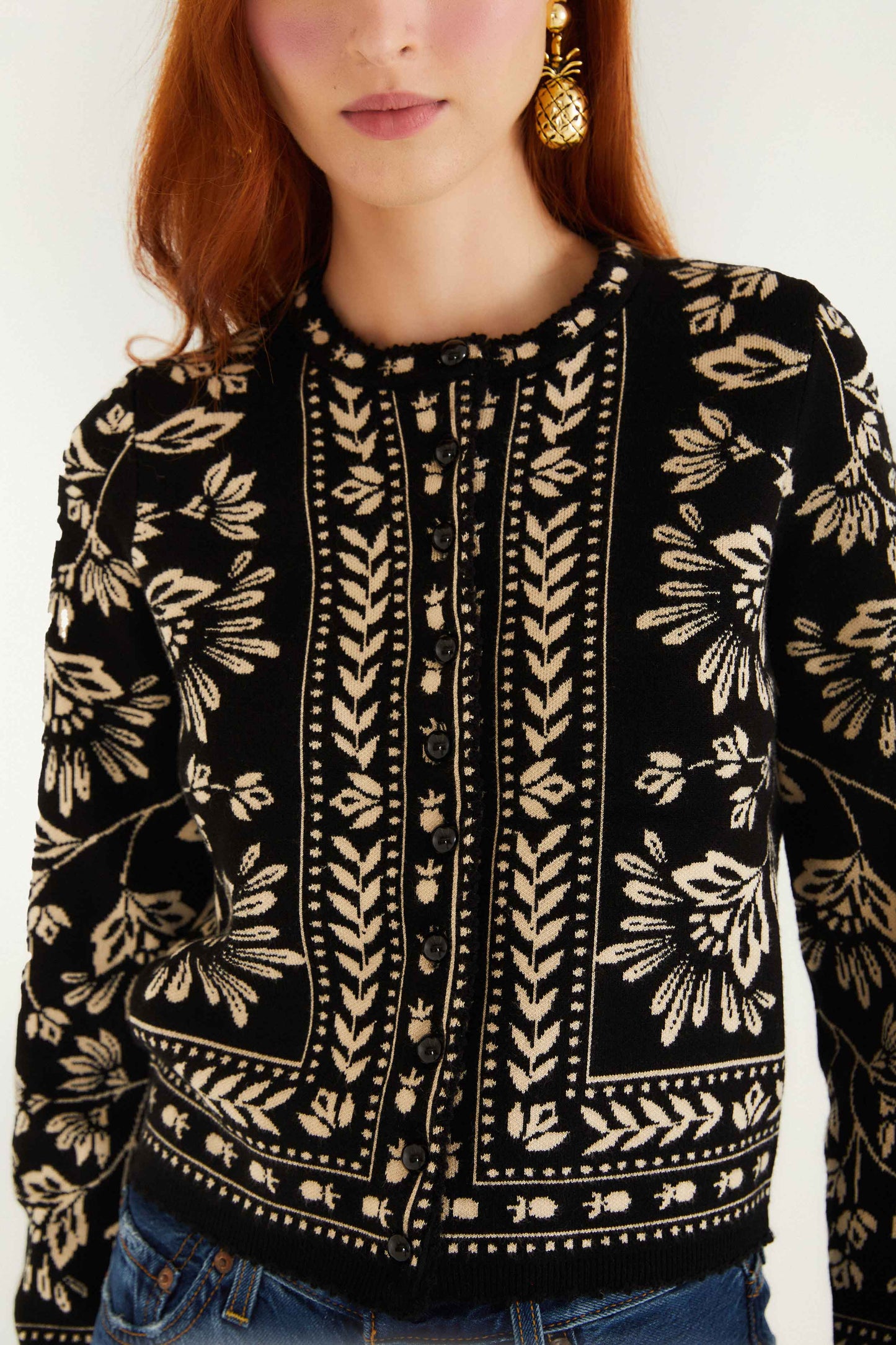 FARM Rio model wearing the Black And White Flower Bloom Buttoned Knit Cardigan