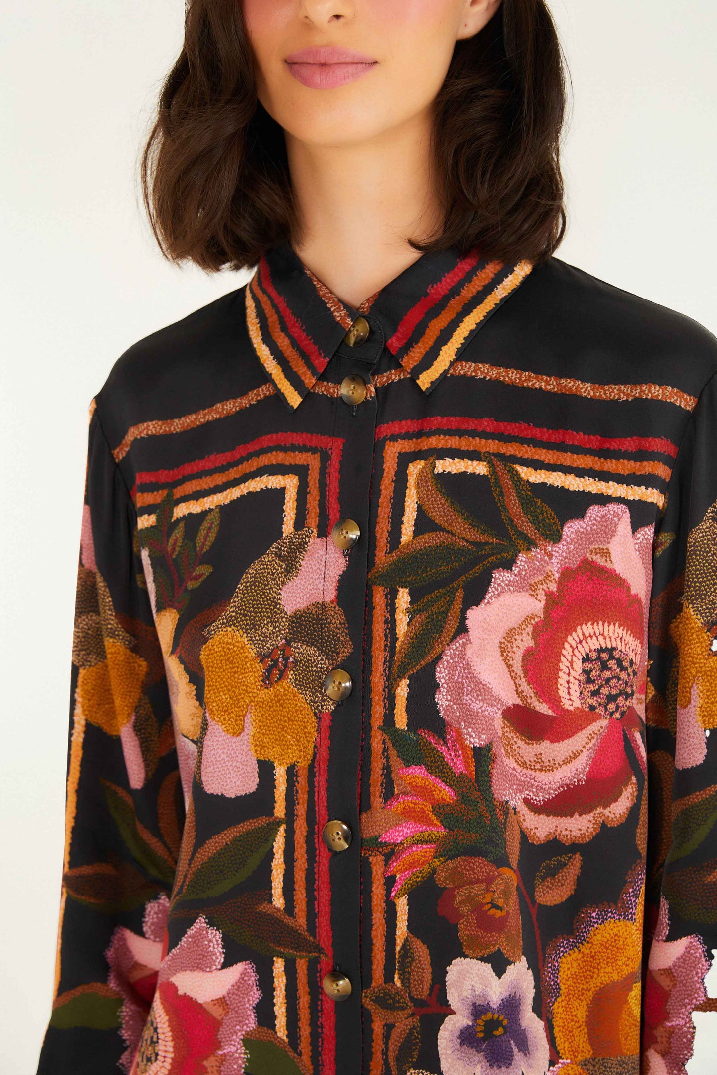 FARM Rio model wearing the Black Chenille Flowers Lenzing� Ecovero� Viscose Shirt