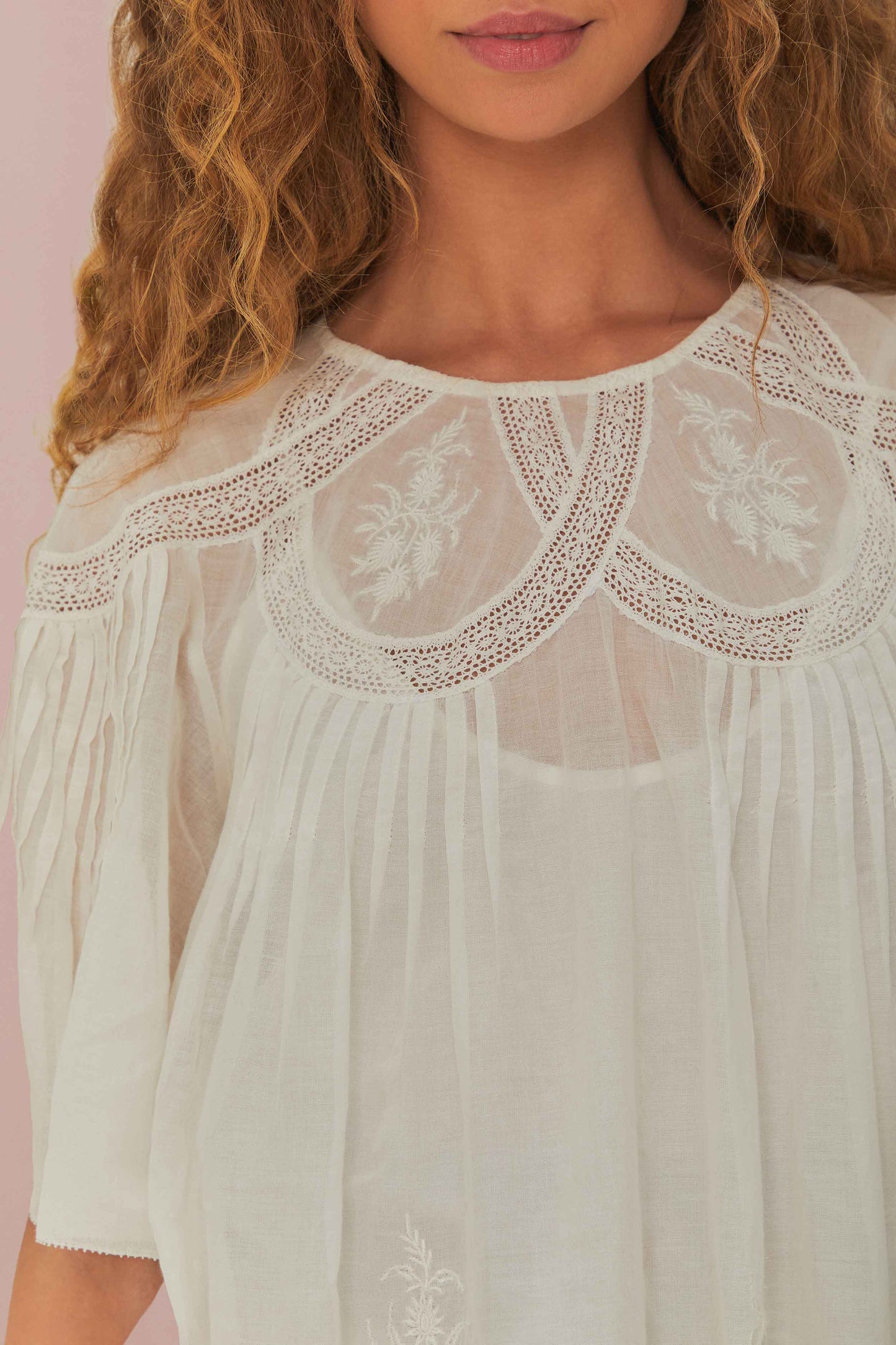 OFF-WHITE EMBROIDERED SHORT SLEEVE BLOUSE