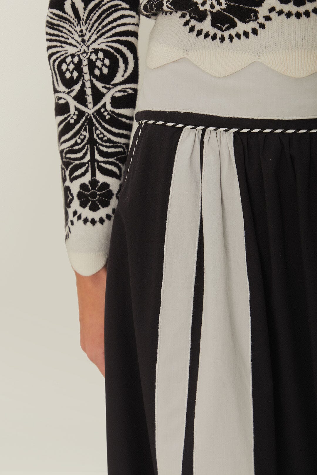 NATURE BLACK MIDI SKIRT
