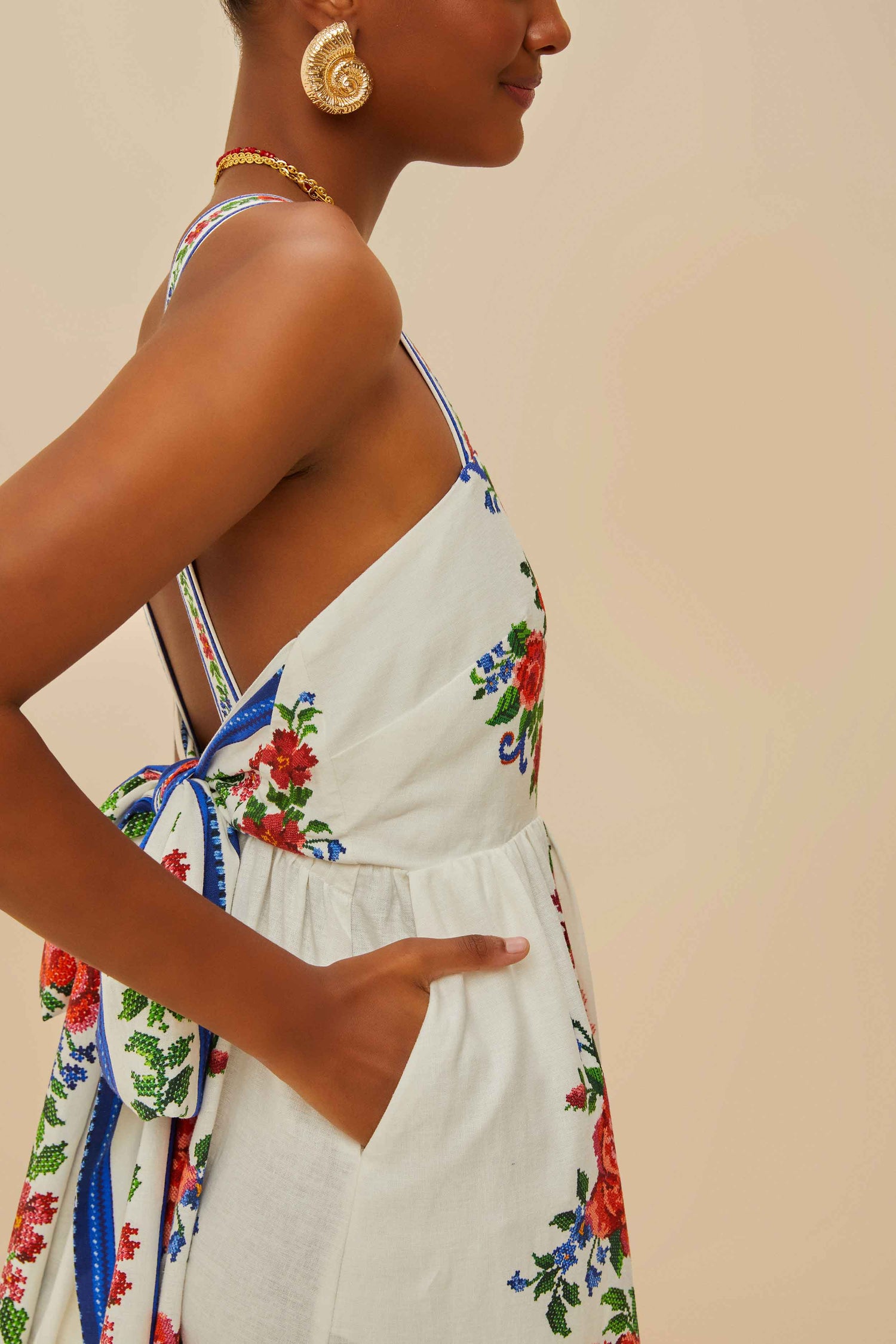 farm rio flower tapestry maxi dress Off-White Flower Tapestry Maxi Dress FARM Rio