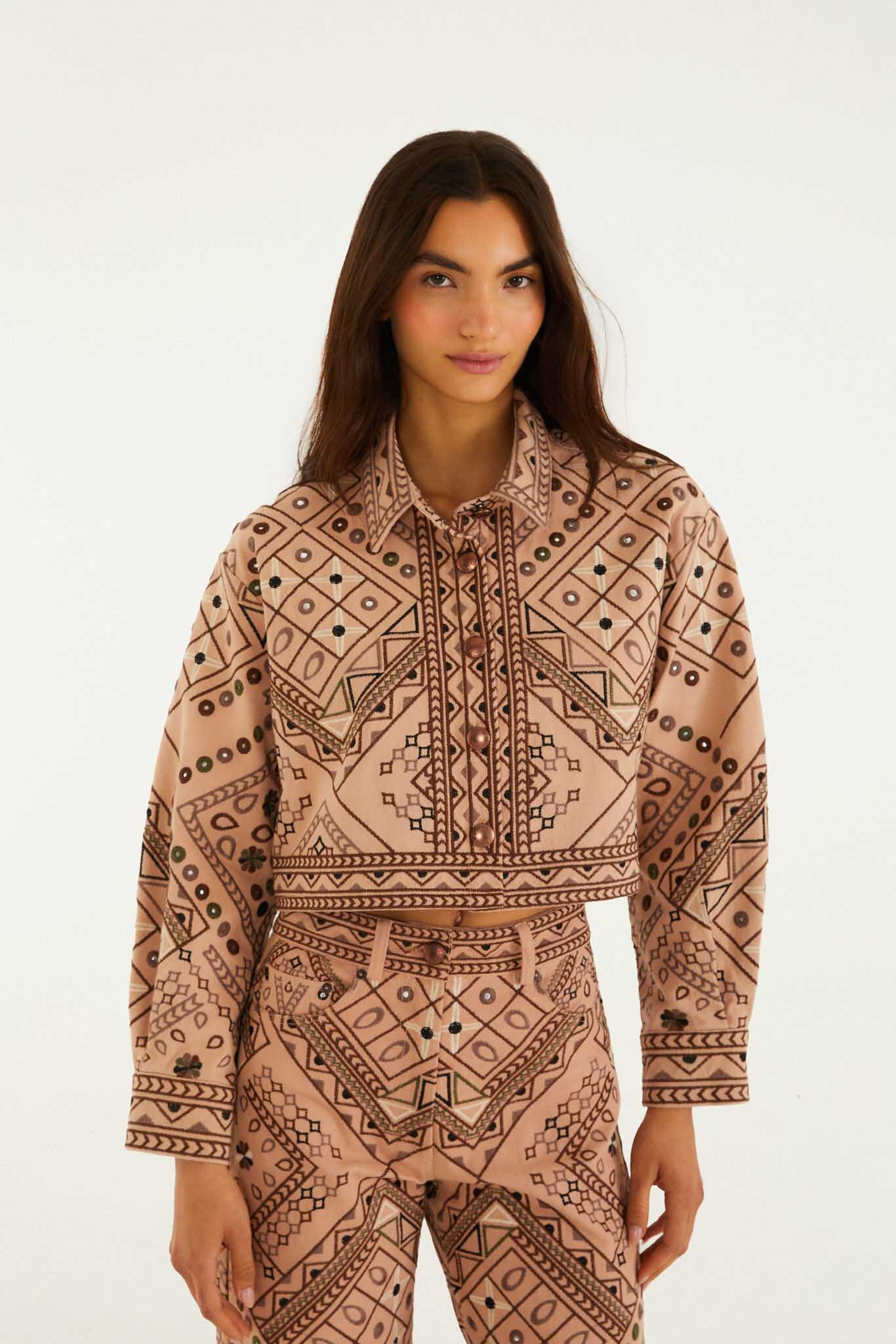 FARM Rio model wearing the Beige Cosmopolitan Collared Crop Jacket