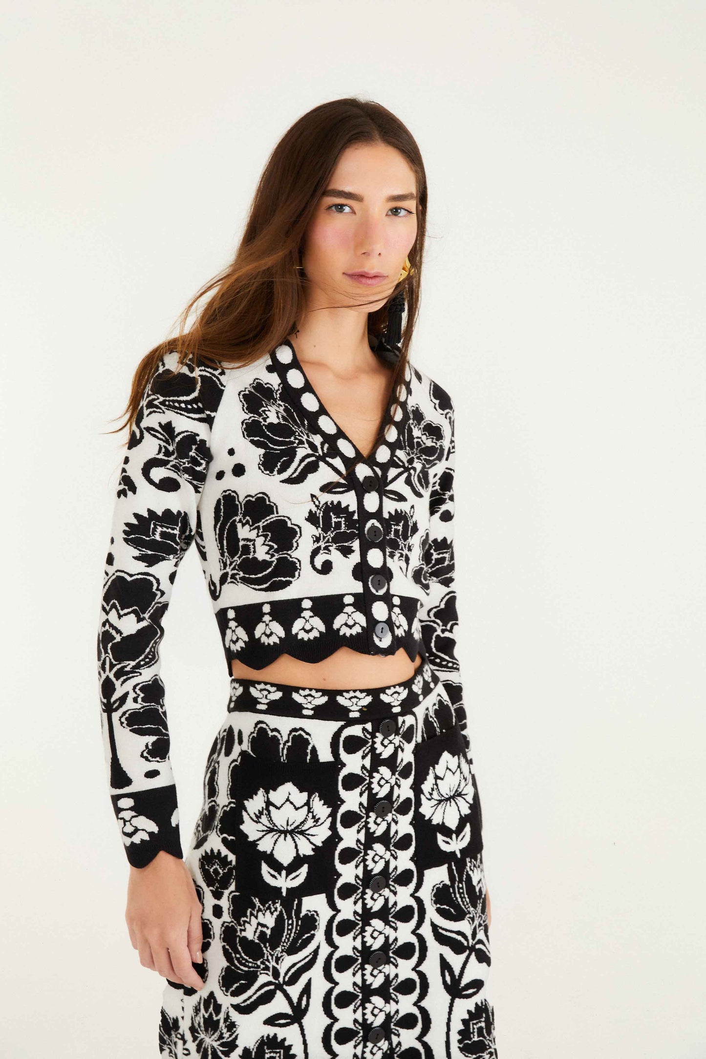 FARM Rio model wearing the Black & White Floral Arabesque Knit Top
