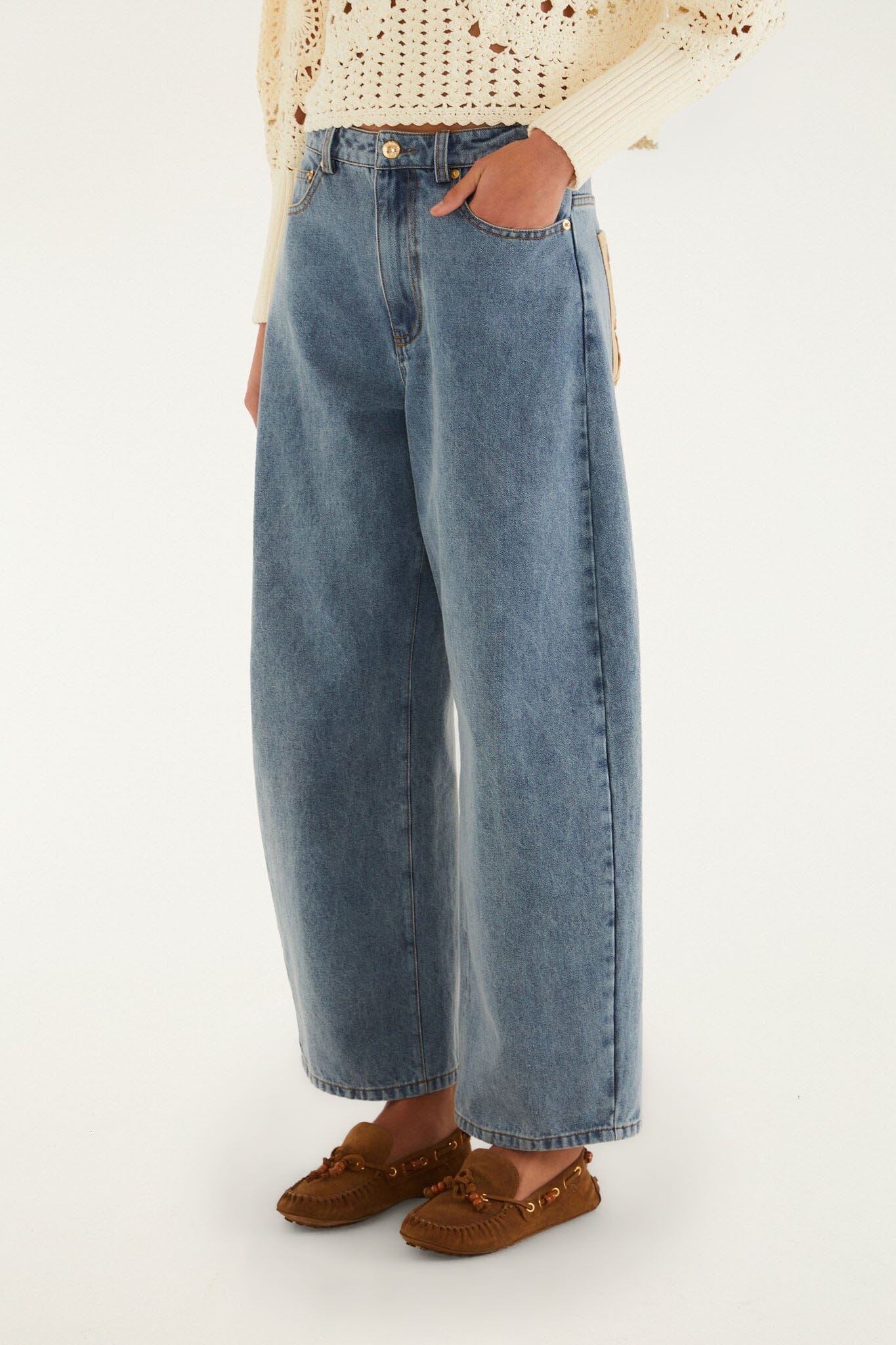 FARM Rio model wearing the Blue Denim Richelieu Wide-Leg Pants