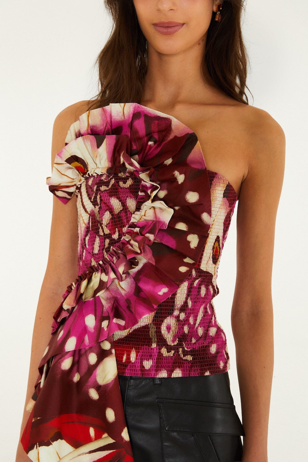 FARM Rio model wearing the Borbofly Ruched Smocked Strapless Top