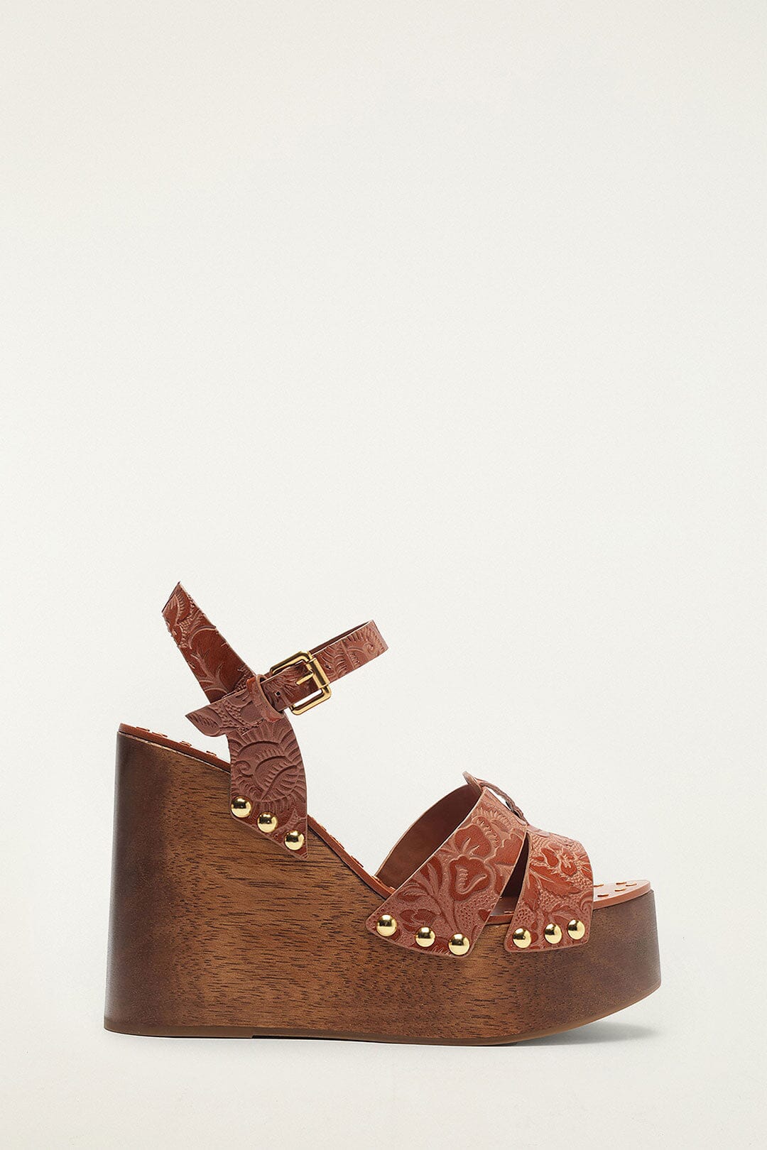 FARM Rio model wearing the Brown Embossed Wedge Sandal