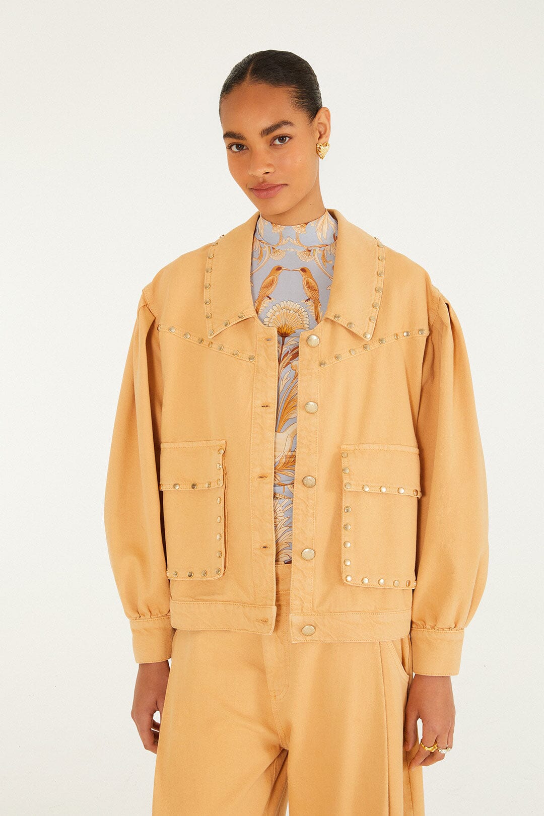 FARM Rio model wearing the Criaturas Fantásticas Twill Jacket
