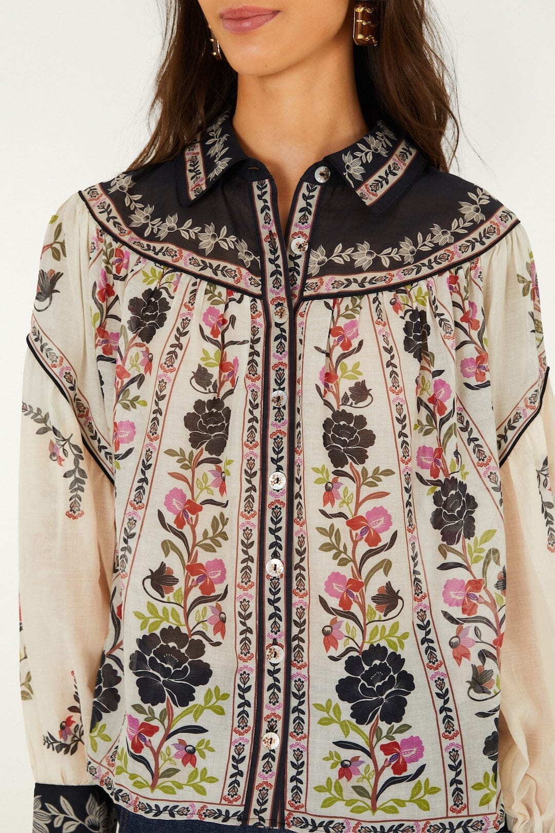 Delicate Floral Collared Buttoned Blouse