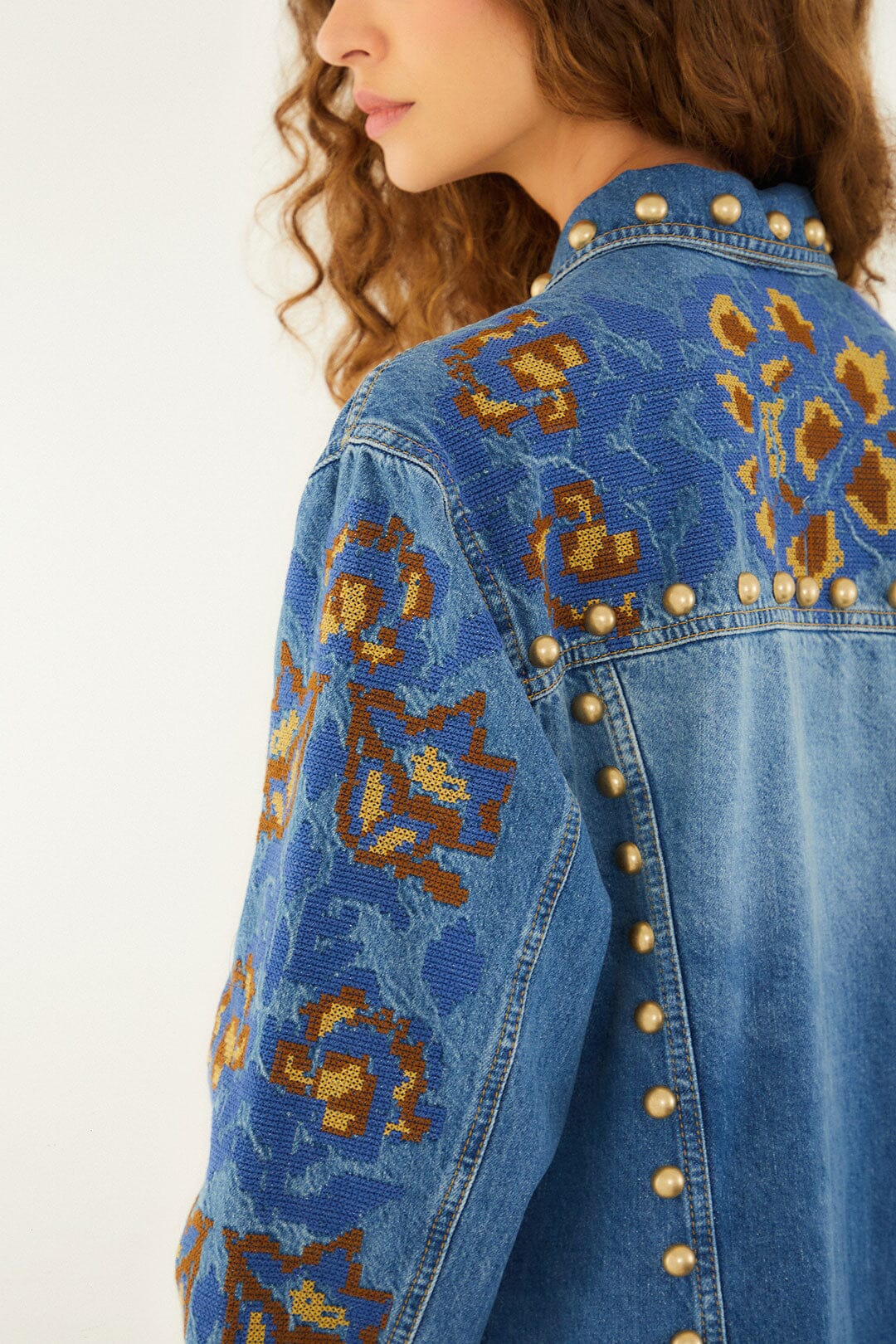 FARM Rio model wearing the Denim Metal Details Embroidered Jacket
