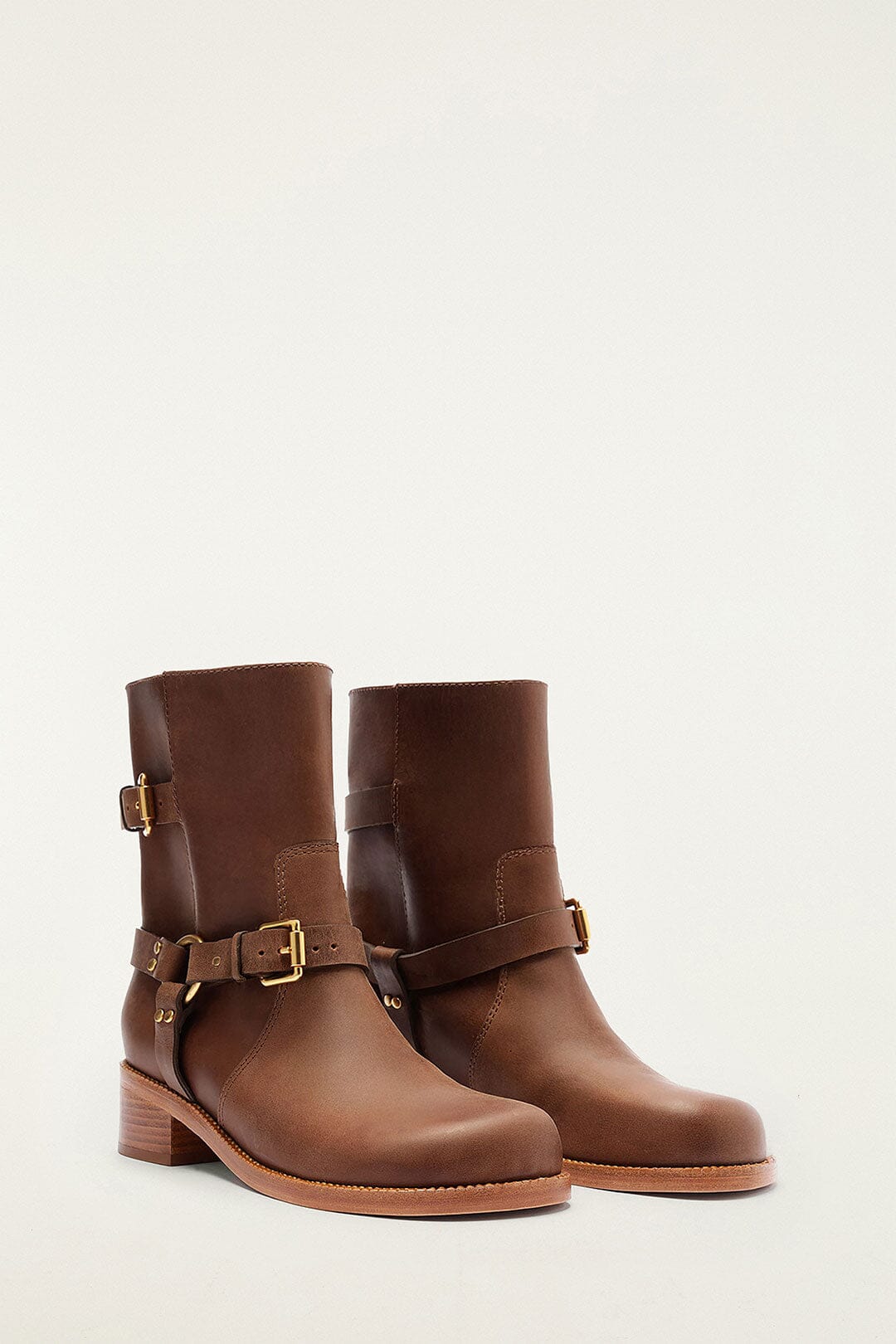 FARM Rio model wearing the Distressed Leather Boot