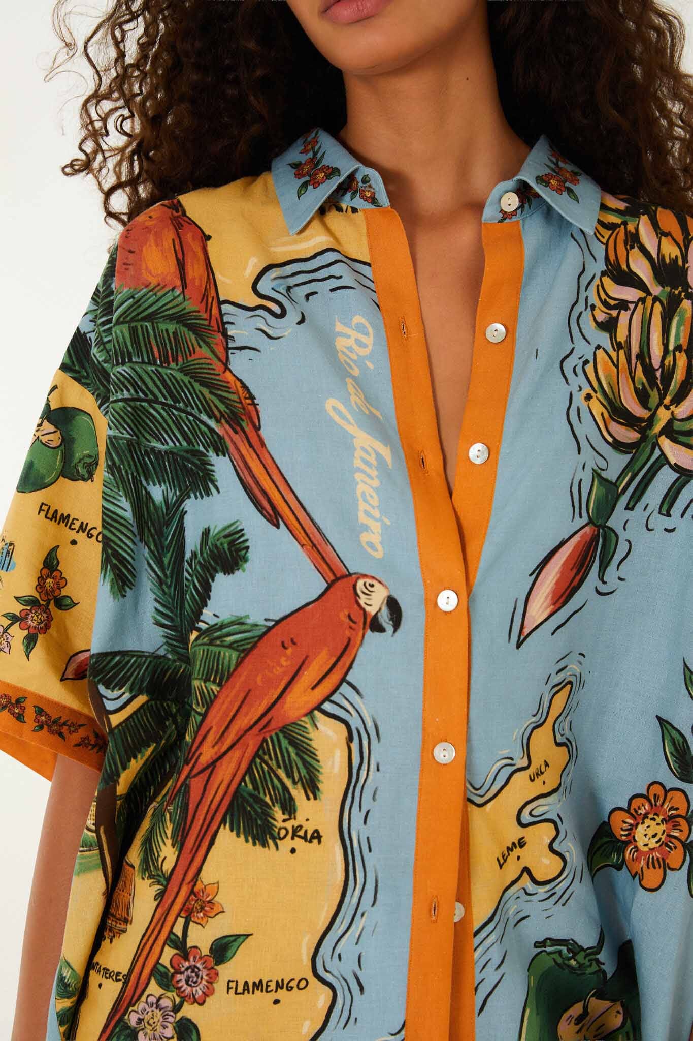 FARM Rio model wearing the Multicolor Beaches Path Buttoned Shirt