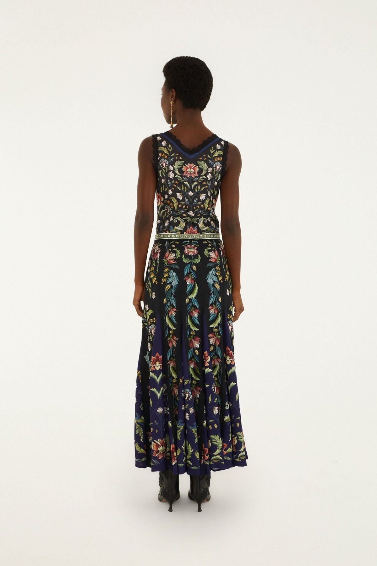 FARM Rio model wearing the Natalia Pleated Maxi Skirt