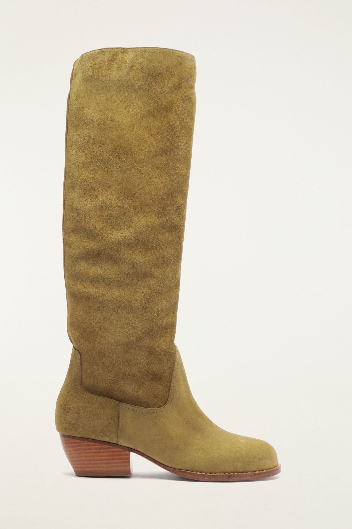 FARM Rio model wearing the Suede Riding Boot
